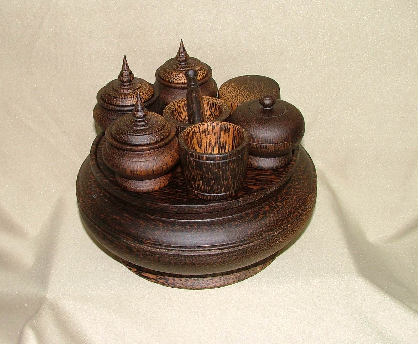 Palmyra-made betel box set