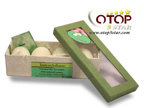 Pandanus Leaf-Flavored Salted Eggs, Ban Pho